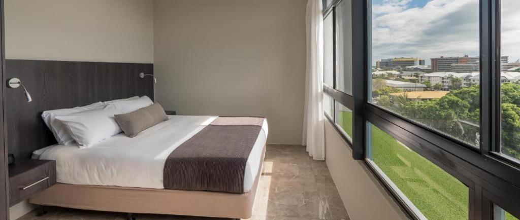 1 bedroom apartment (mountain view)