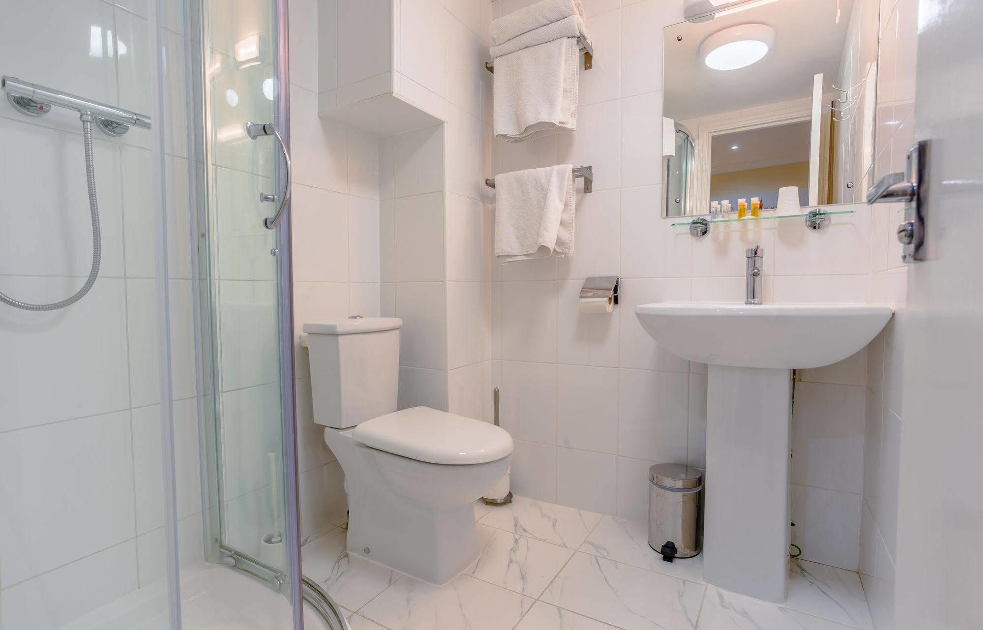 Triple Room - Lower Ground Floor