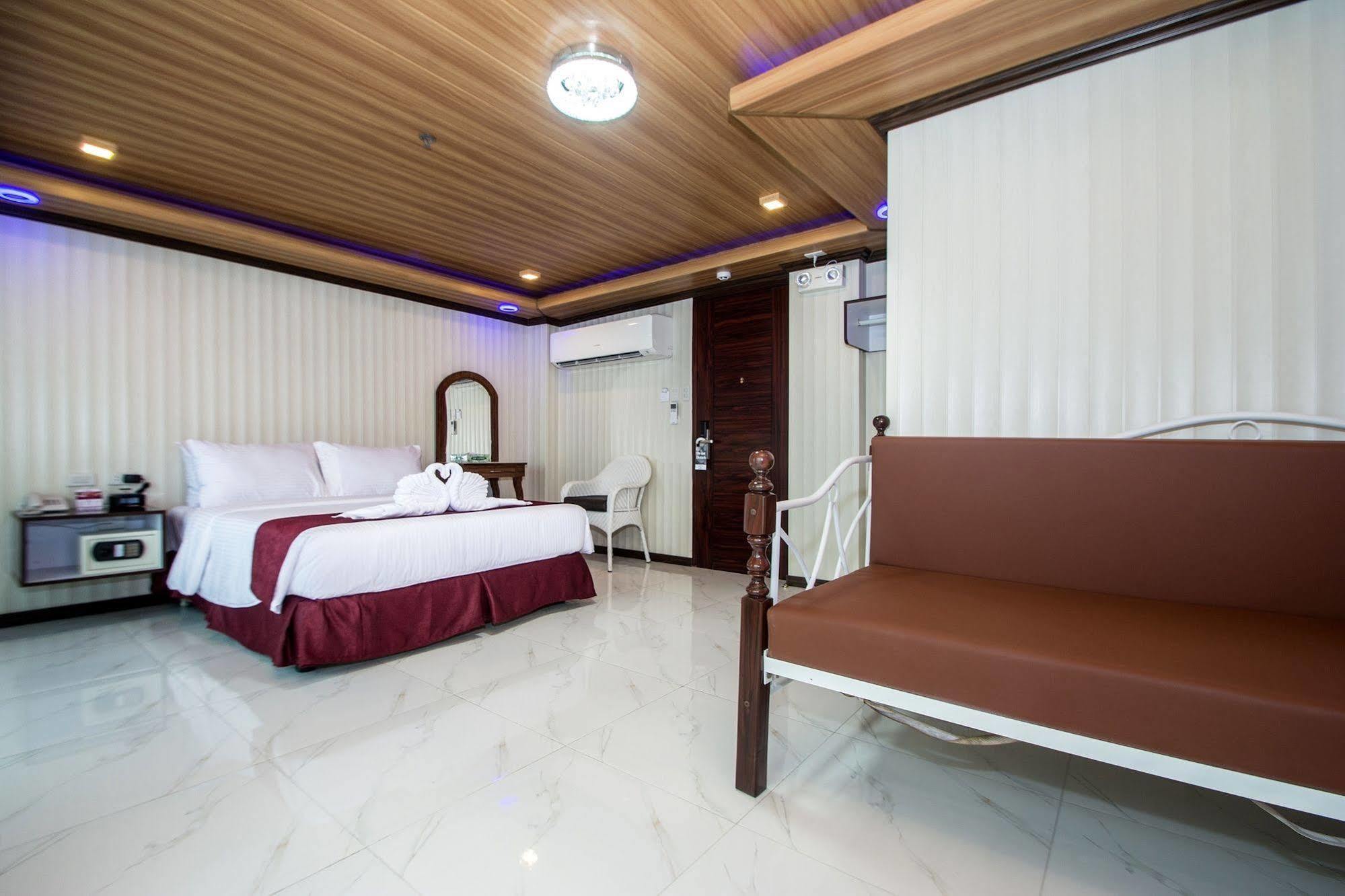 Main Bldg - Junior Suite with Partial Sea View