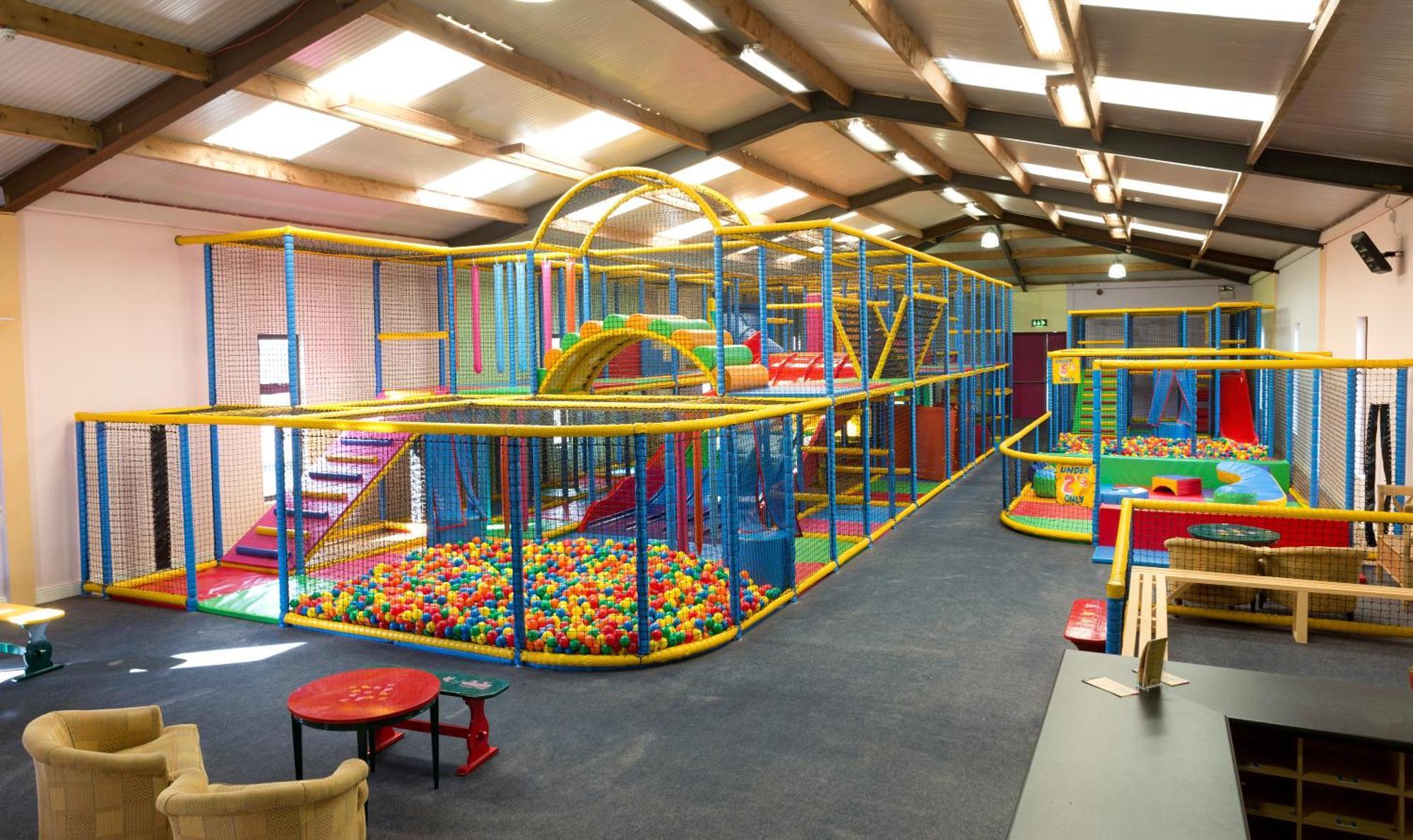 Family Room ( 2 Adults + 2 Children)