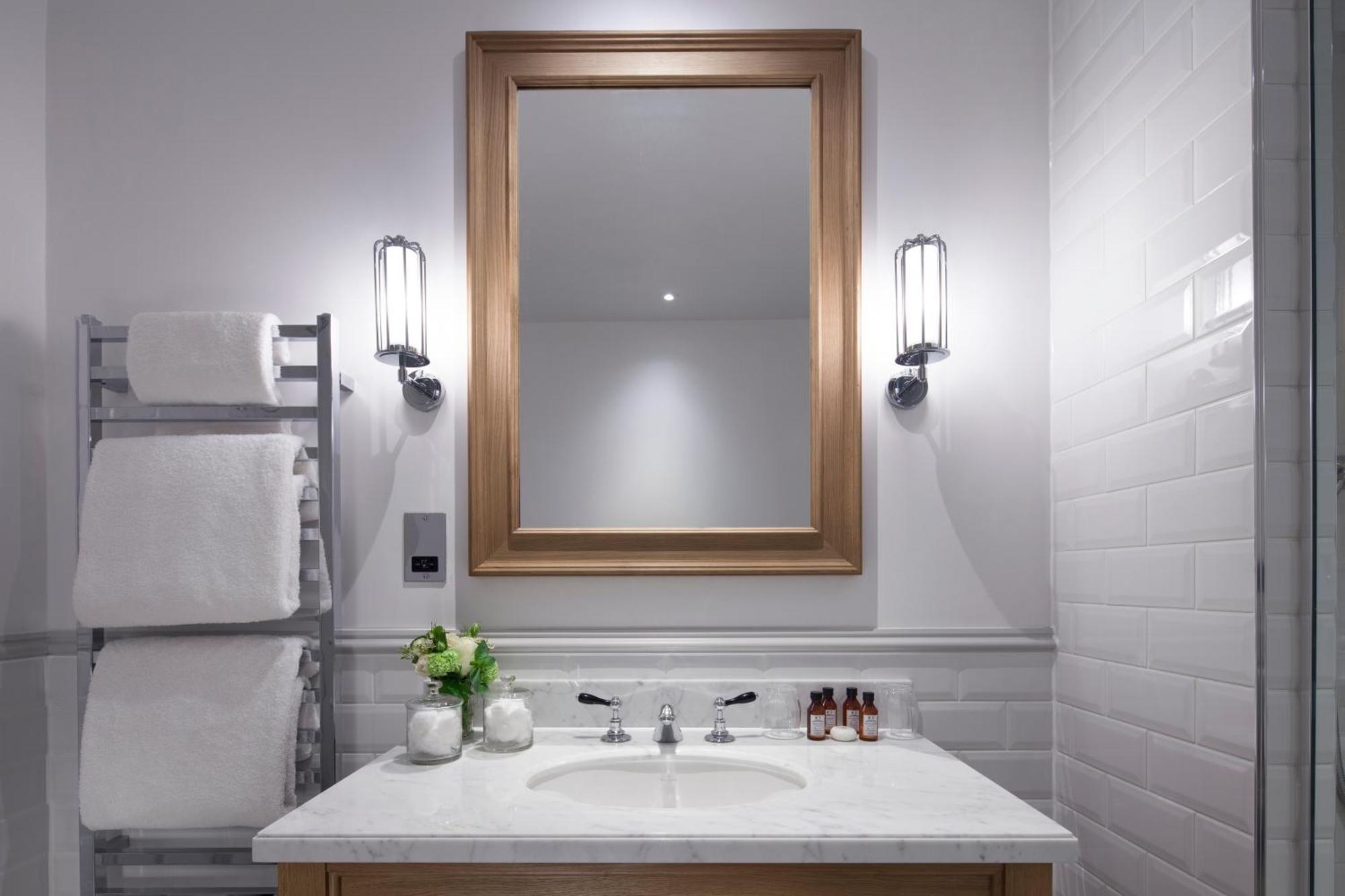 Heritage King Suite