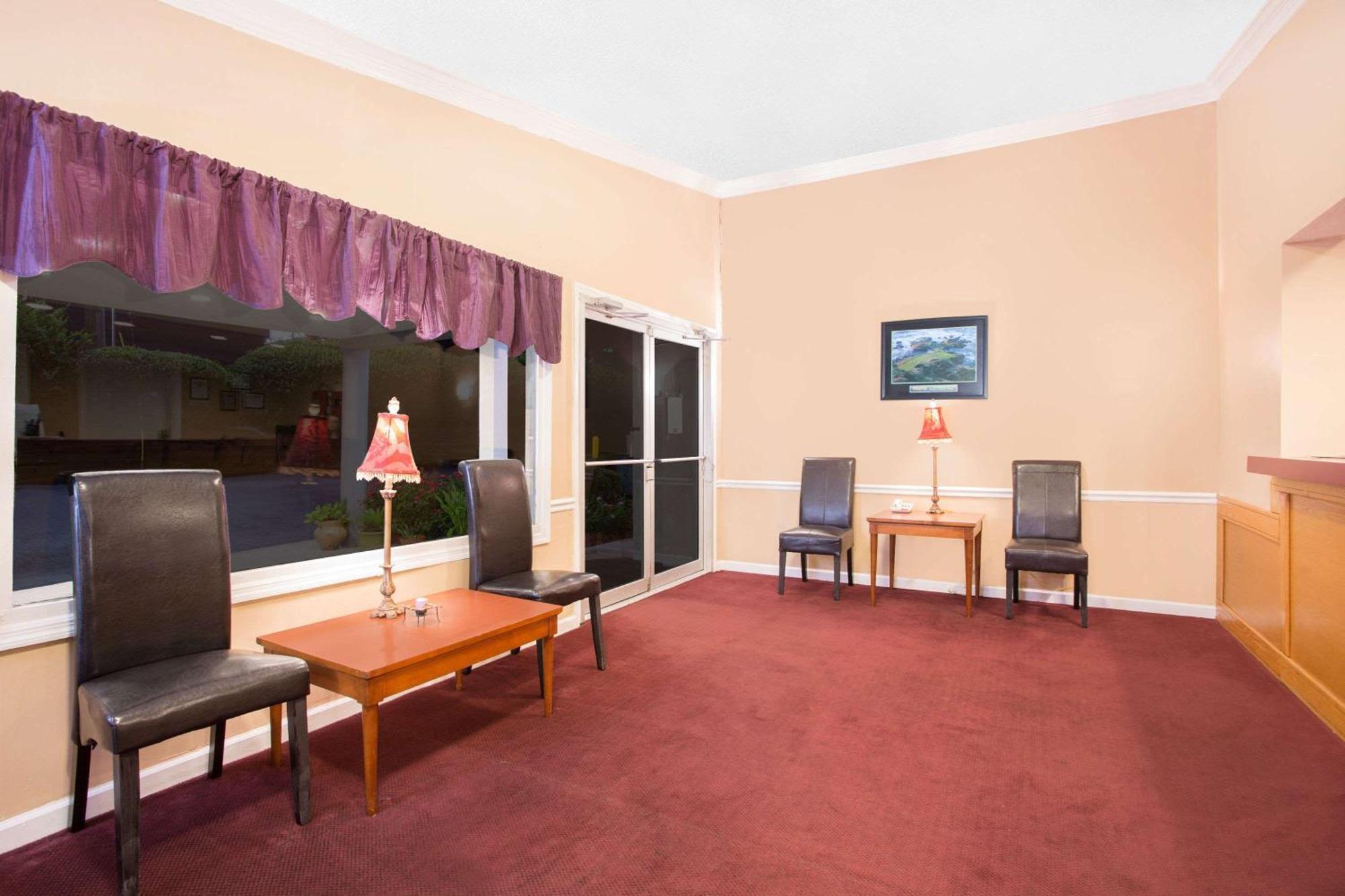 King Room - Non-Smoking
