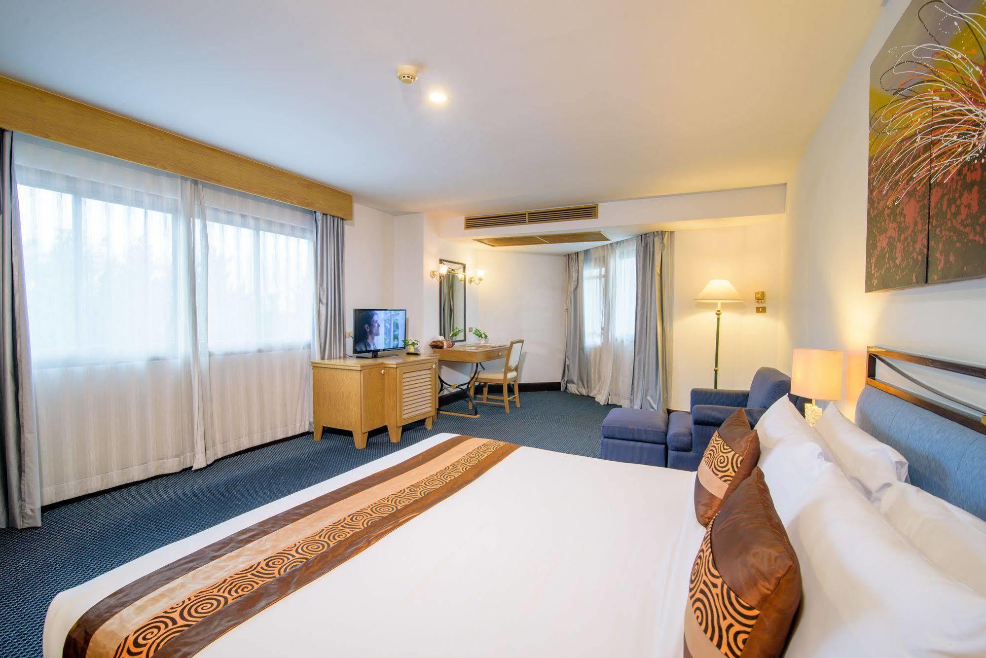 Golden Two View Suites