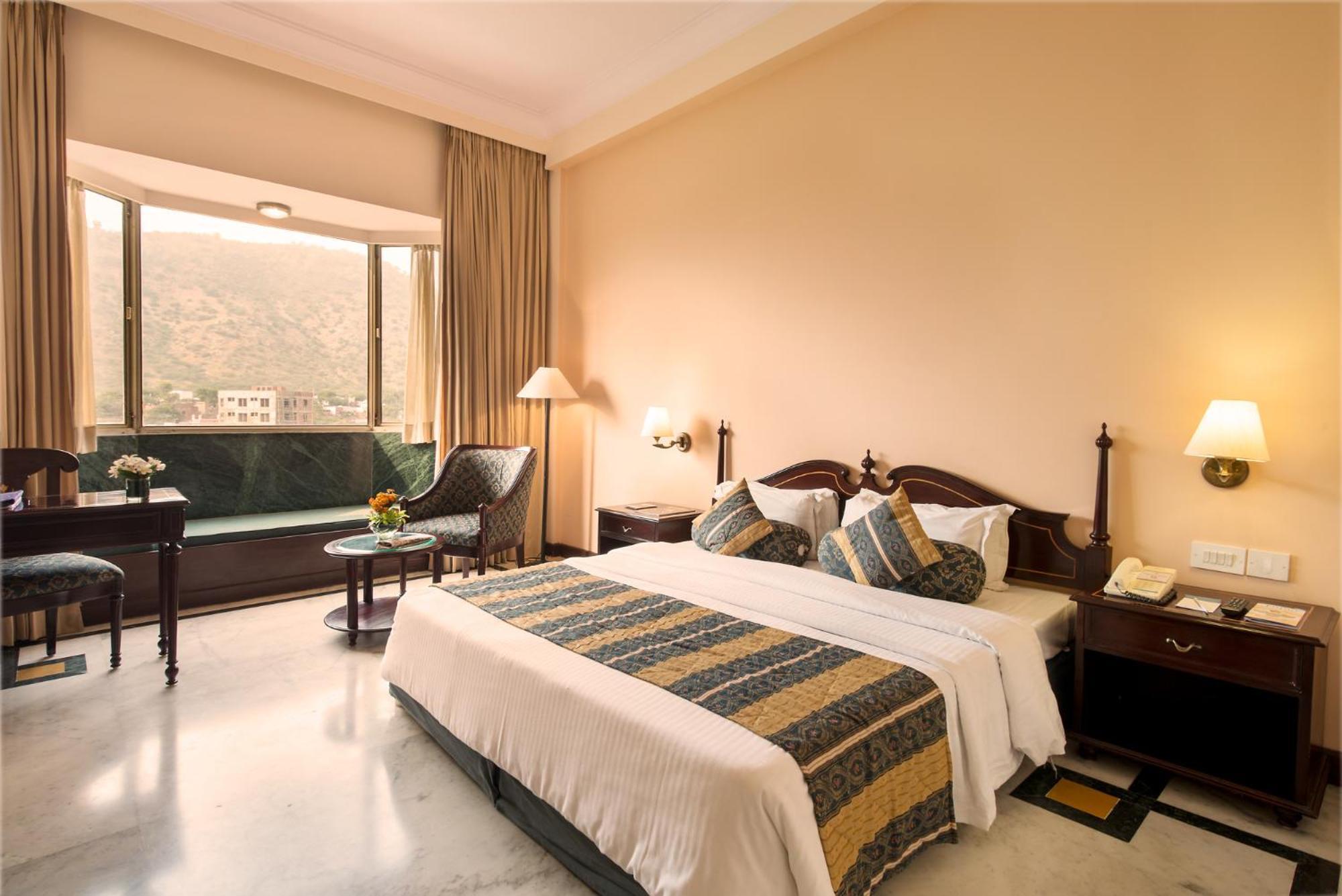 Royal Room King Bed