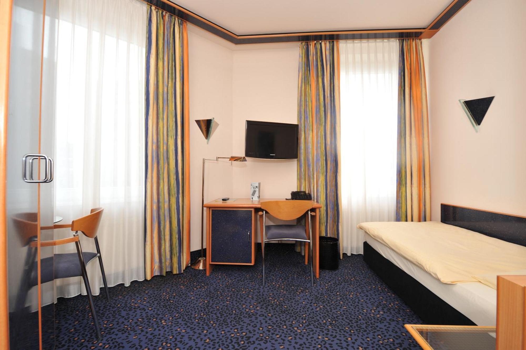 Quiet Single Room