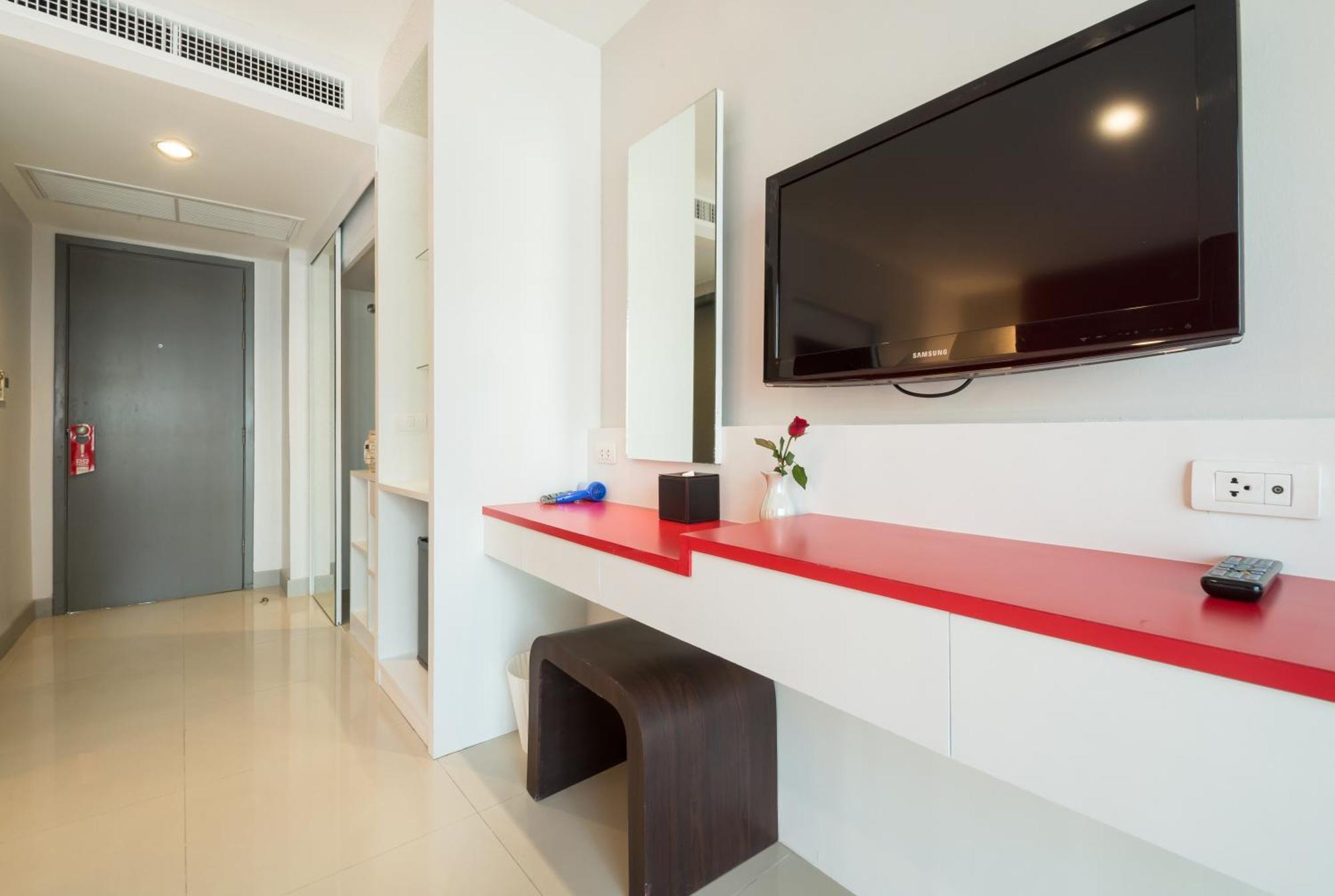 Deluxe Twin Room with Balcony