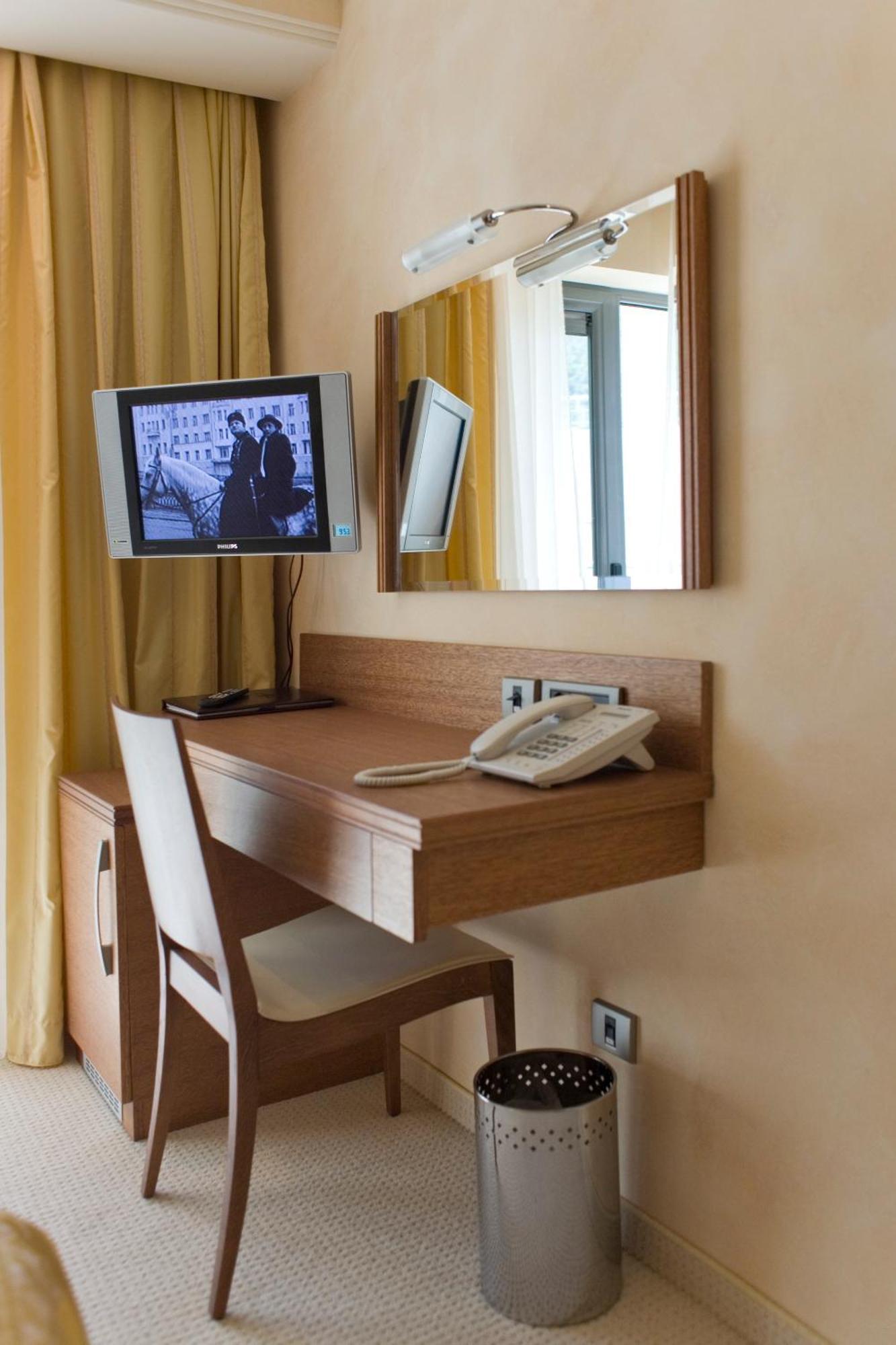 Single Room with Park View
