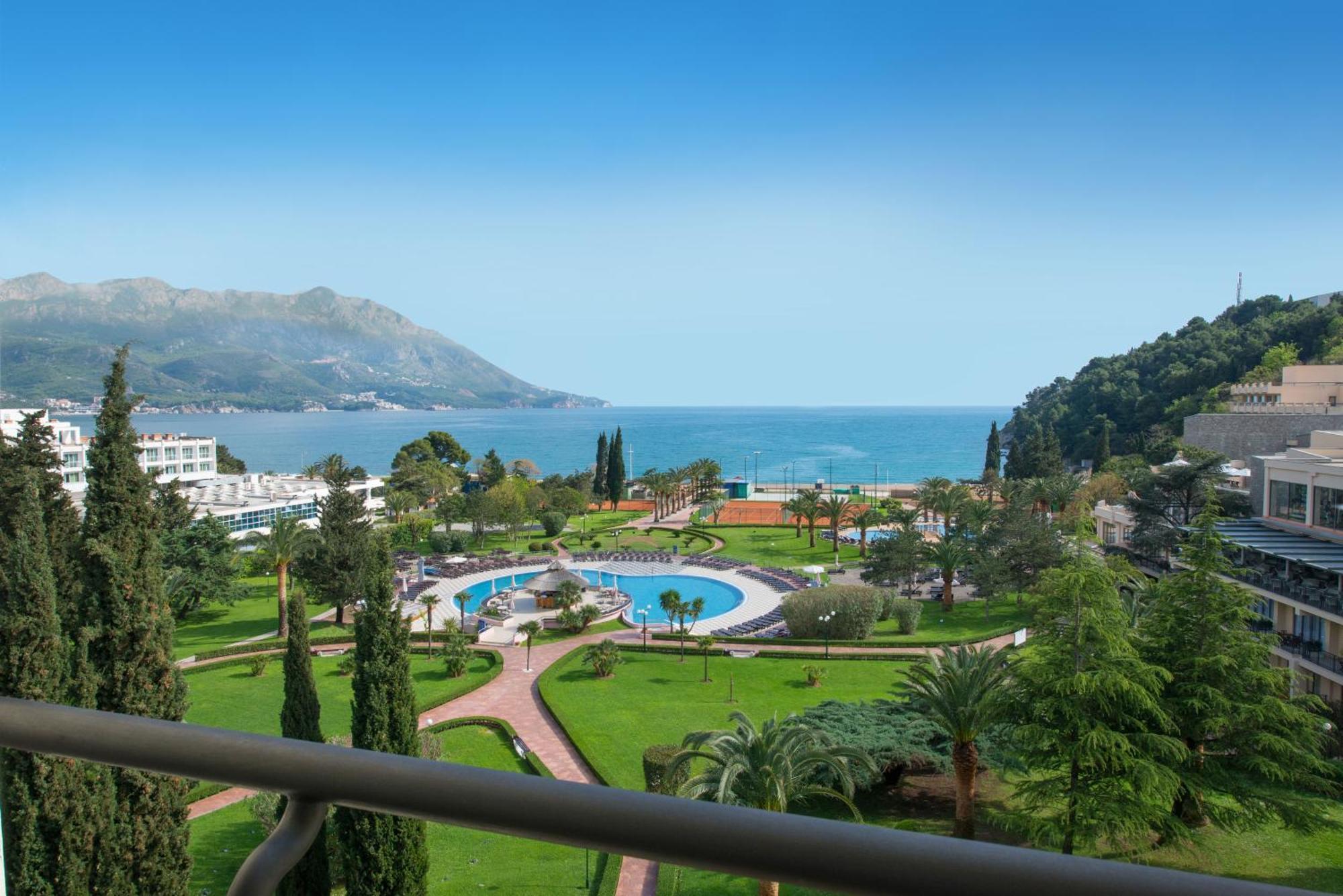 Double or Twin Room with Sea View