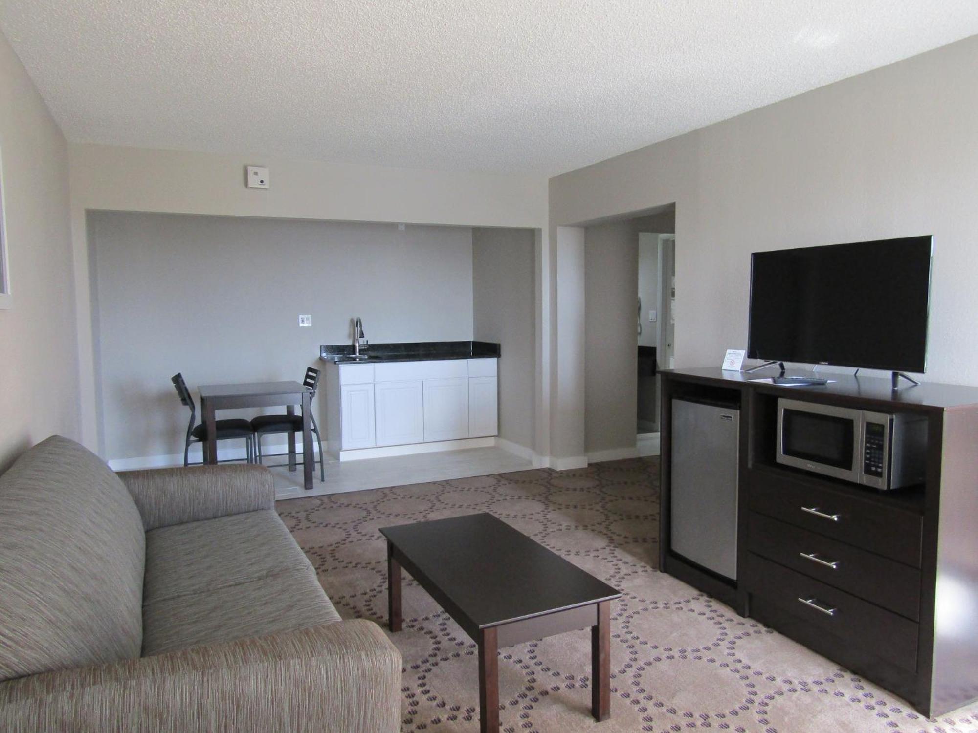 King Suite with Sofa Bed - Non-Smoking