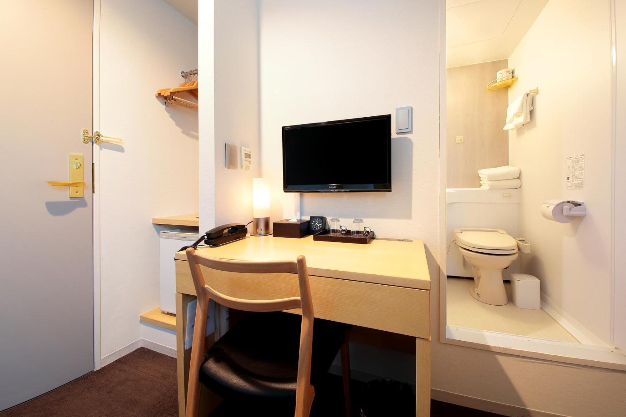 Economy Twin Room - Non-Smoking