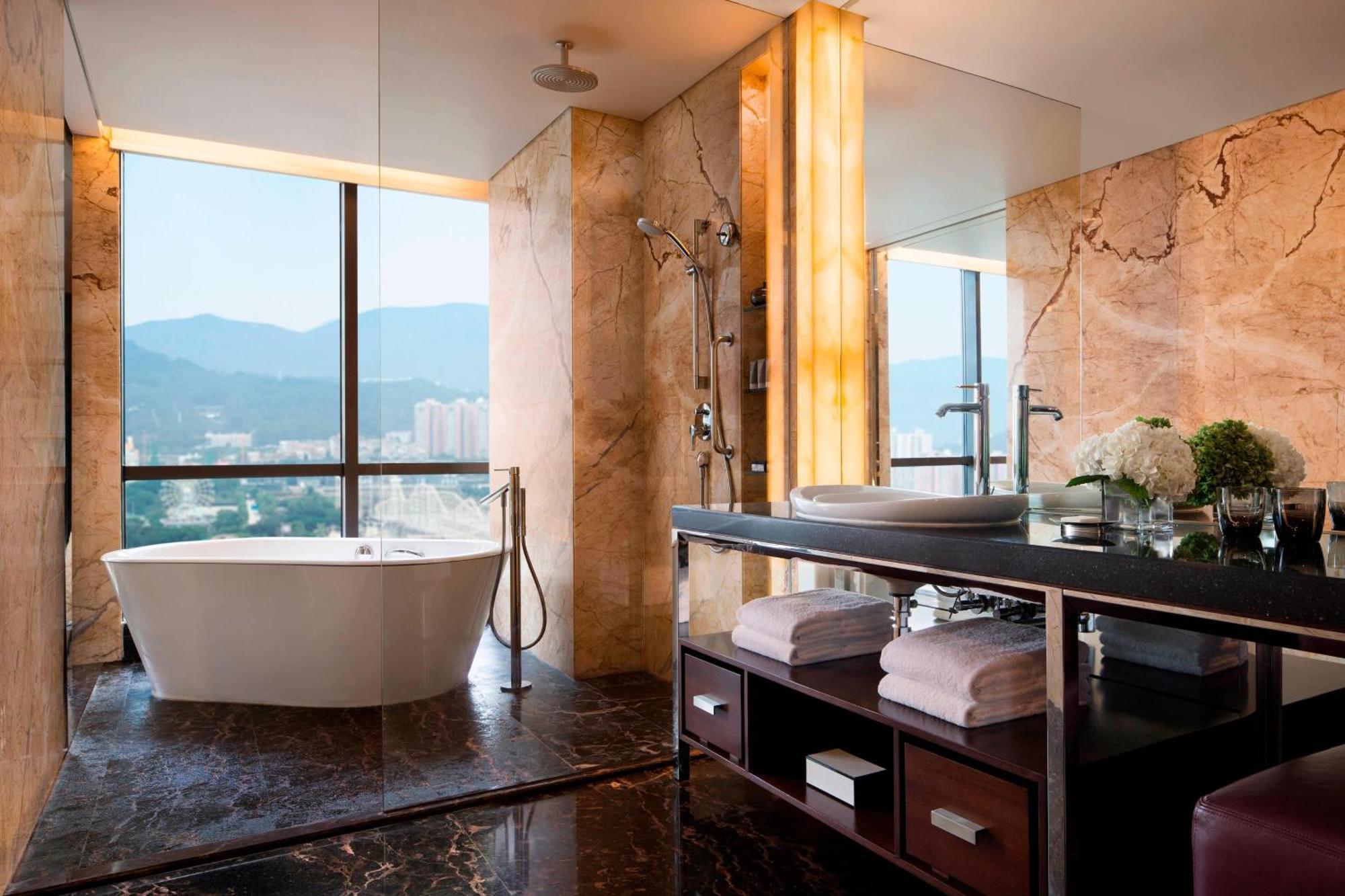 Deluxe King Room - High Floor