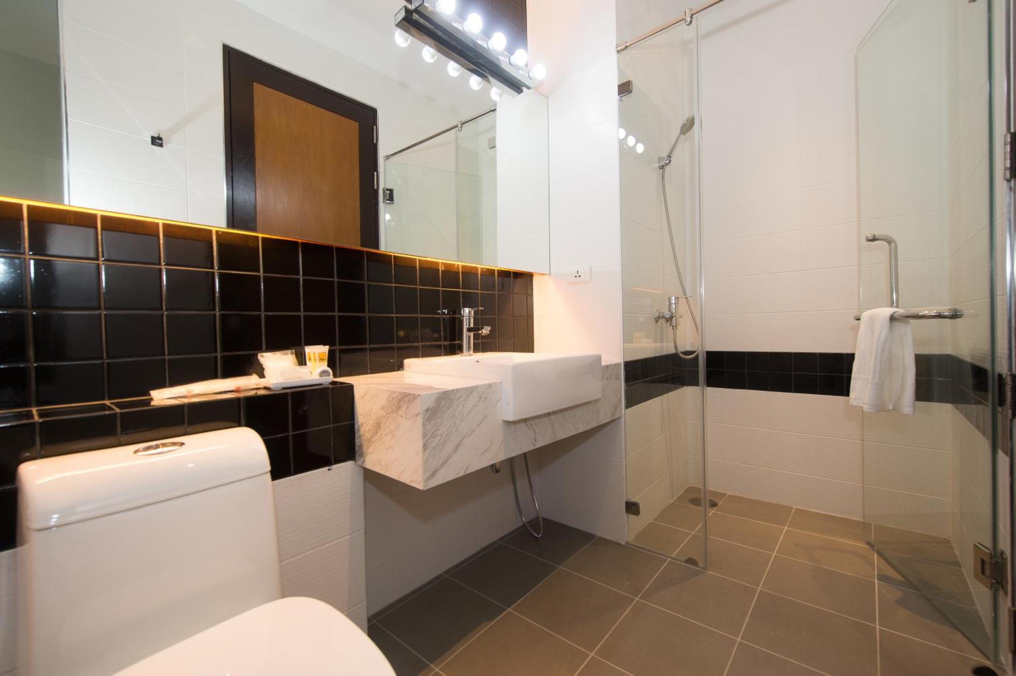 Deluxe Twin Room with Balcony