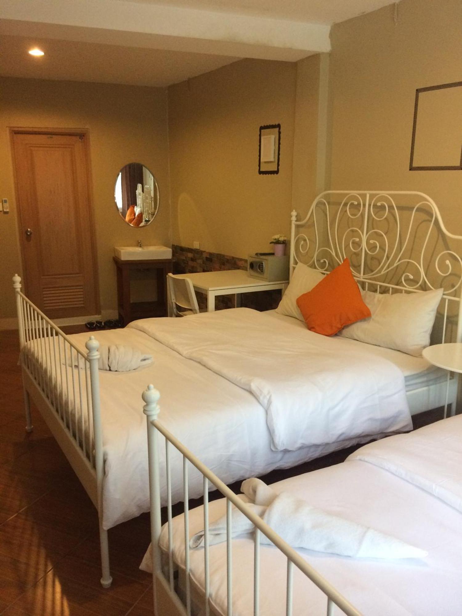 Deluxe Queen Room with Two Queen Beds