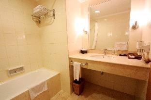 Studio Twin Room with Small Kitchen