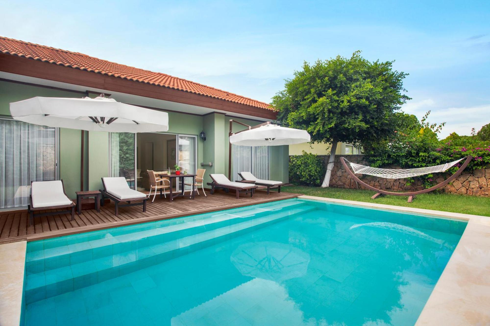 Bali Deluxe Villa with Private Pool (3 Adults + 3 Children)