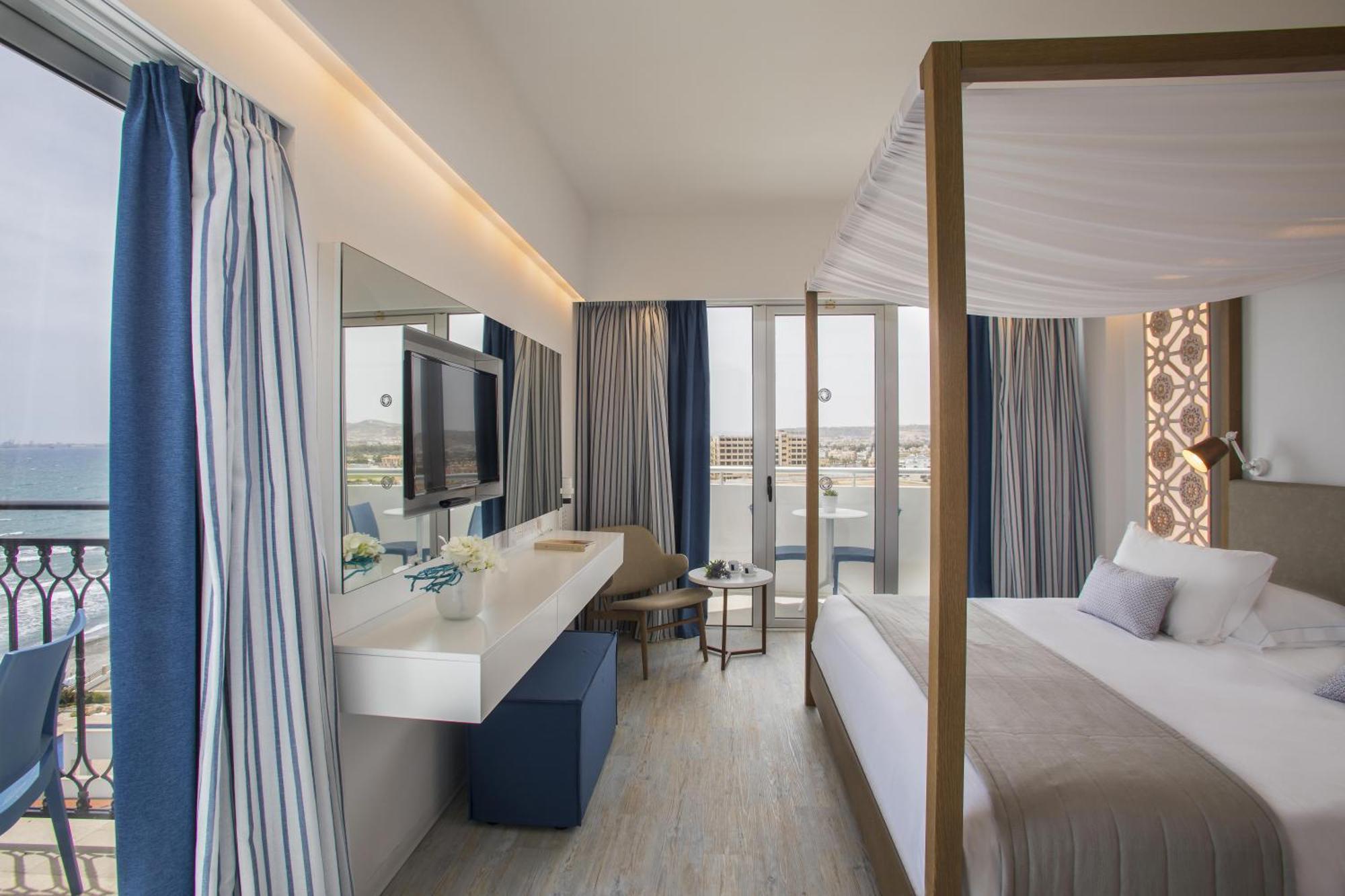 Superior Double Room with Front Sea View