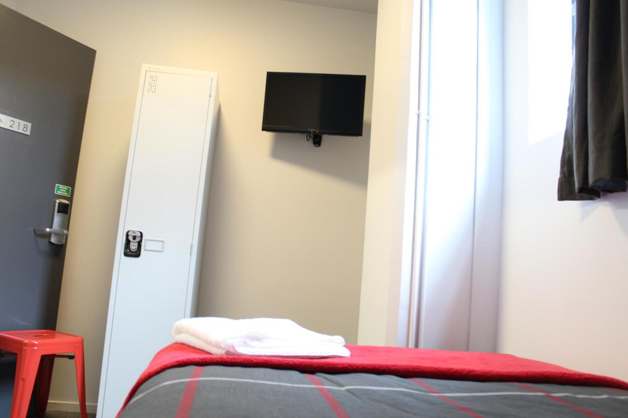 Single Room with Shared Bathroom