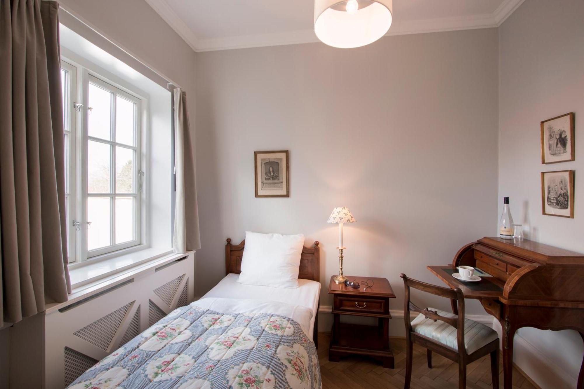 Single Room Main