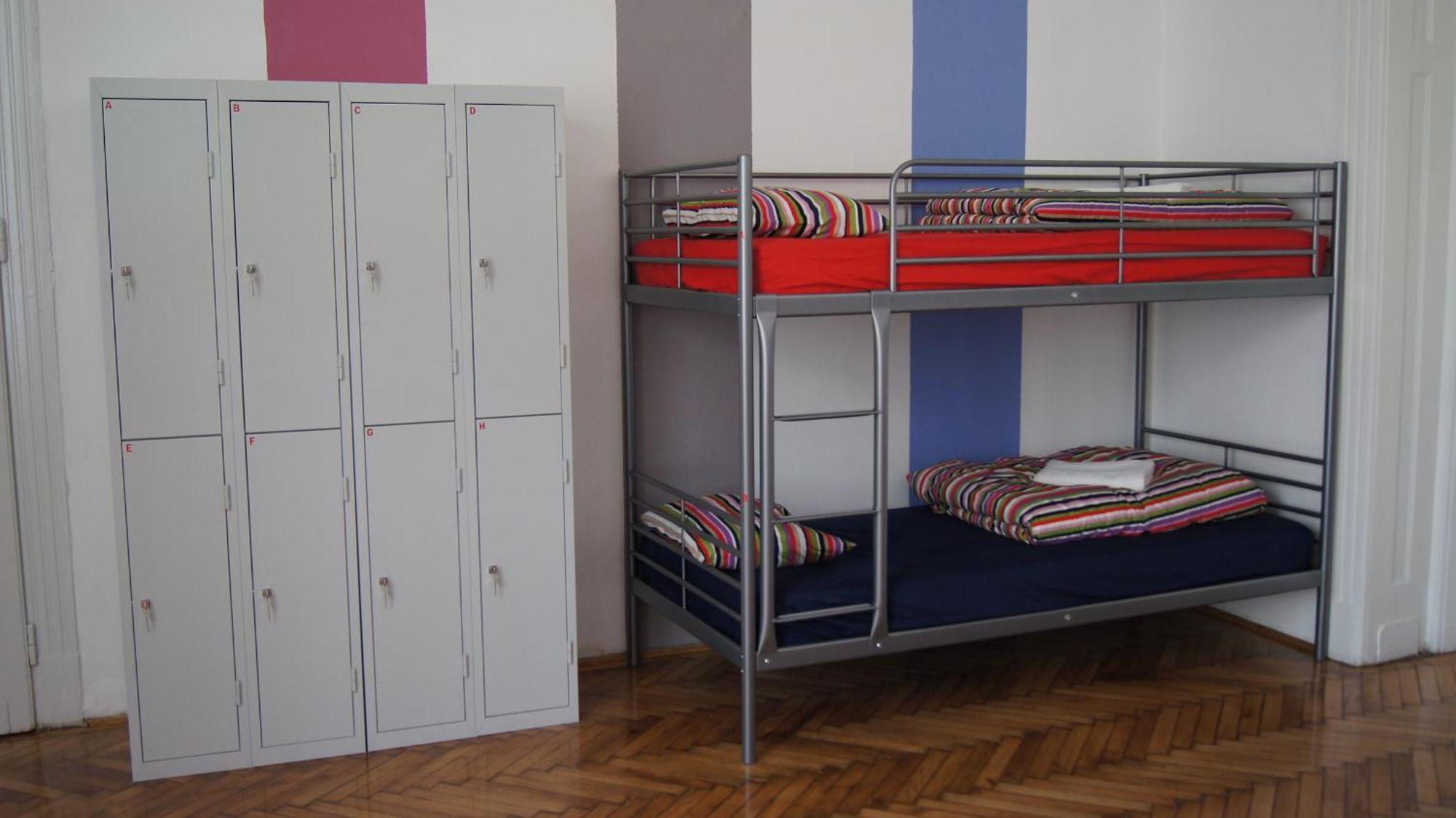 Bed in 6-Bed Mixed Dormitory Room