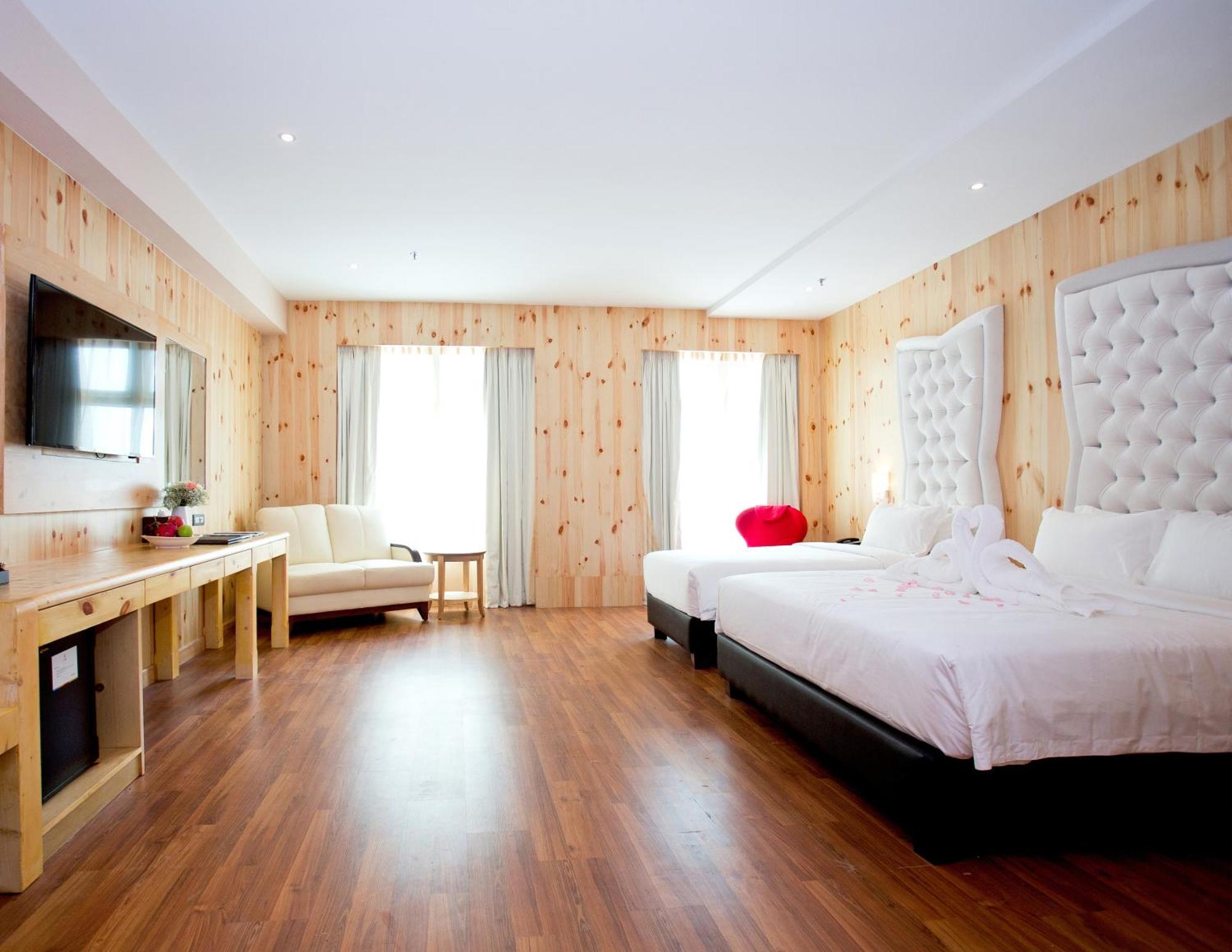 Deluxe Triple Room