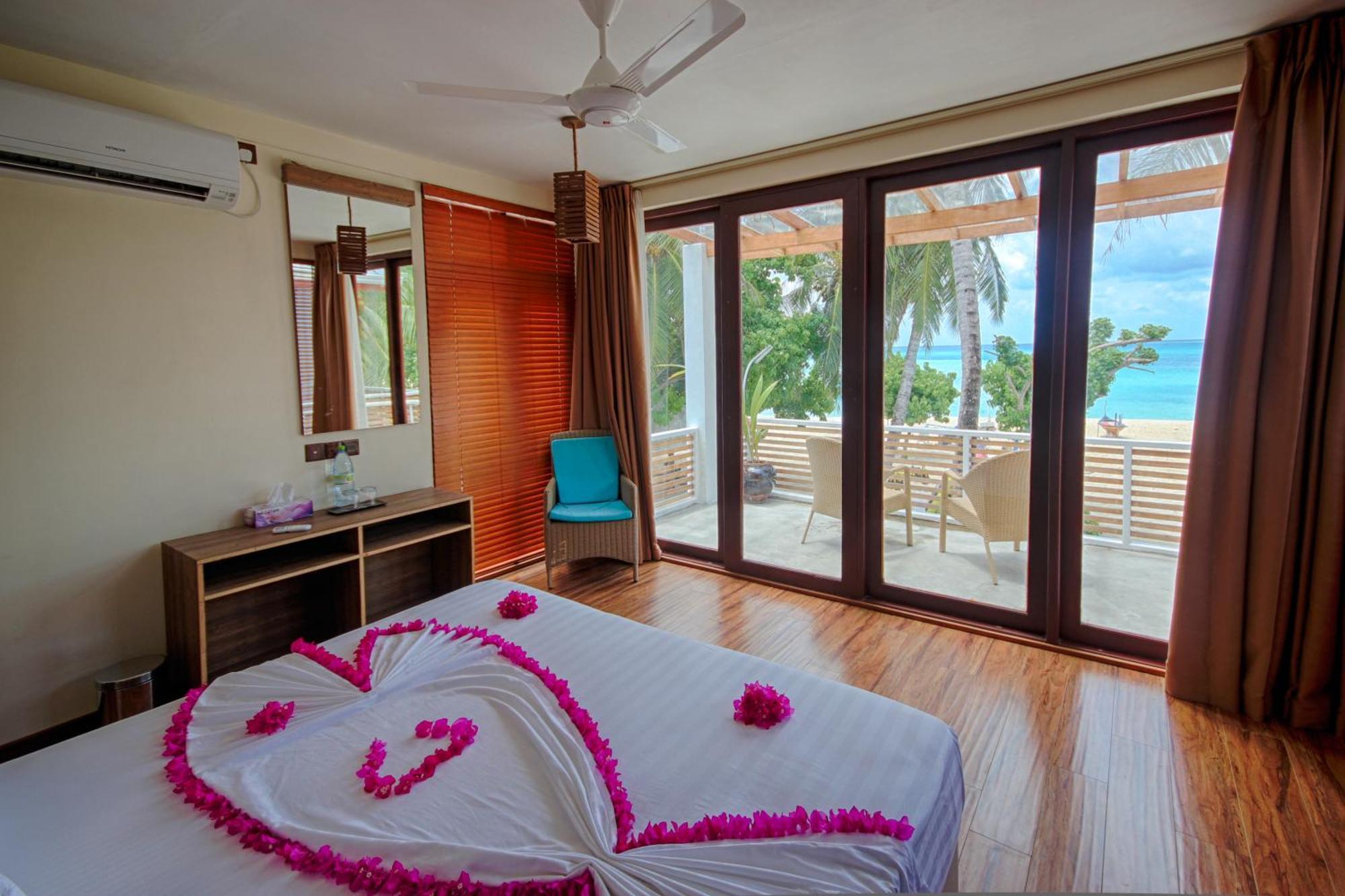 Deluxe Double or Twin Room with Sea View