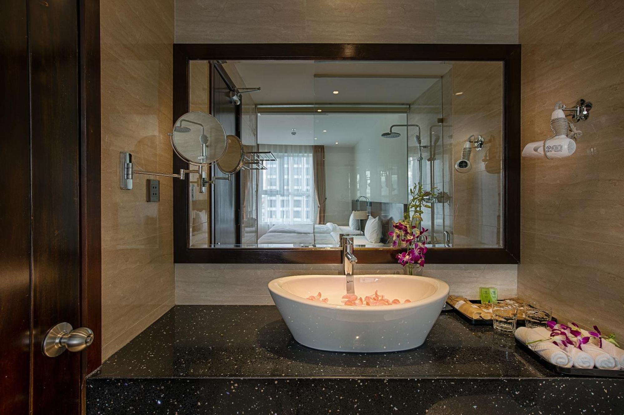 Quadruple Room- Free 01 Vietnamese Pan Bread for Stays 2+ Nights