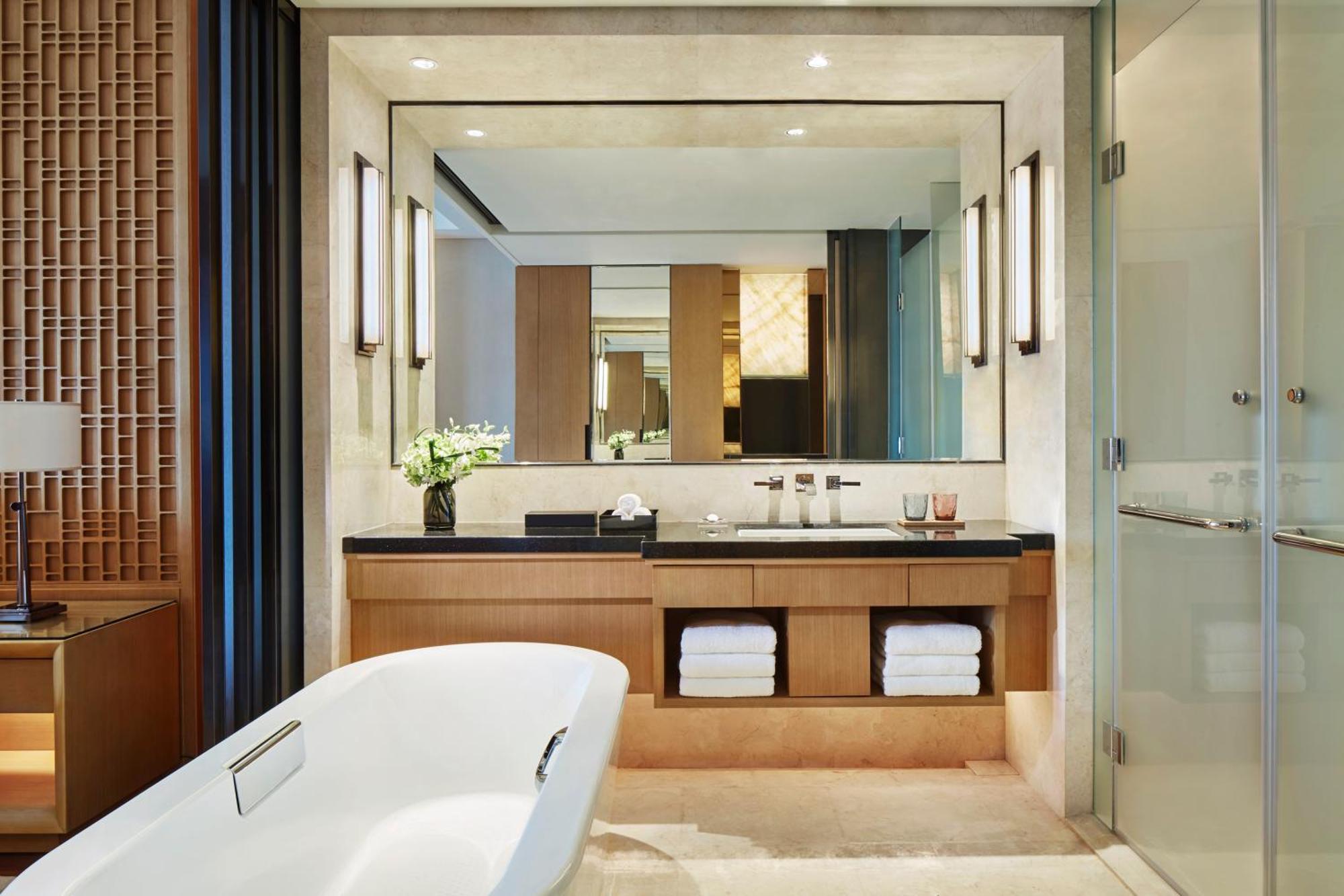 Club Deluxe Ocean Twin, Executive level, Guest room