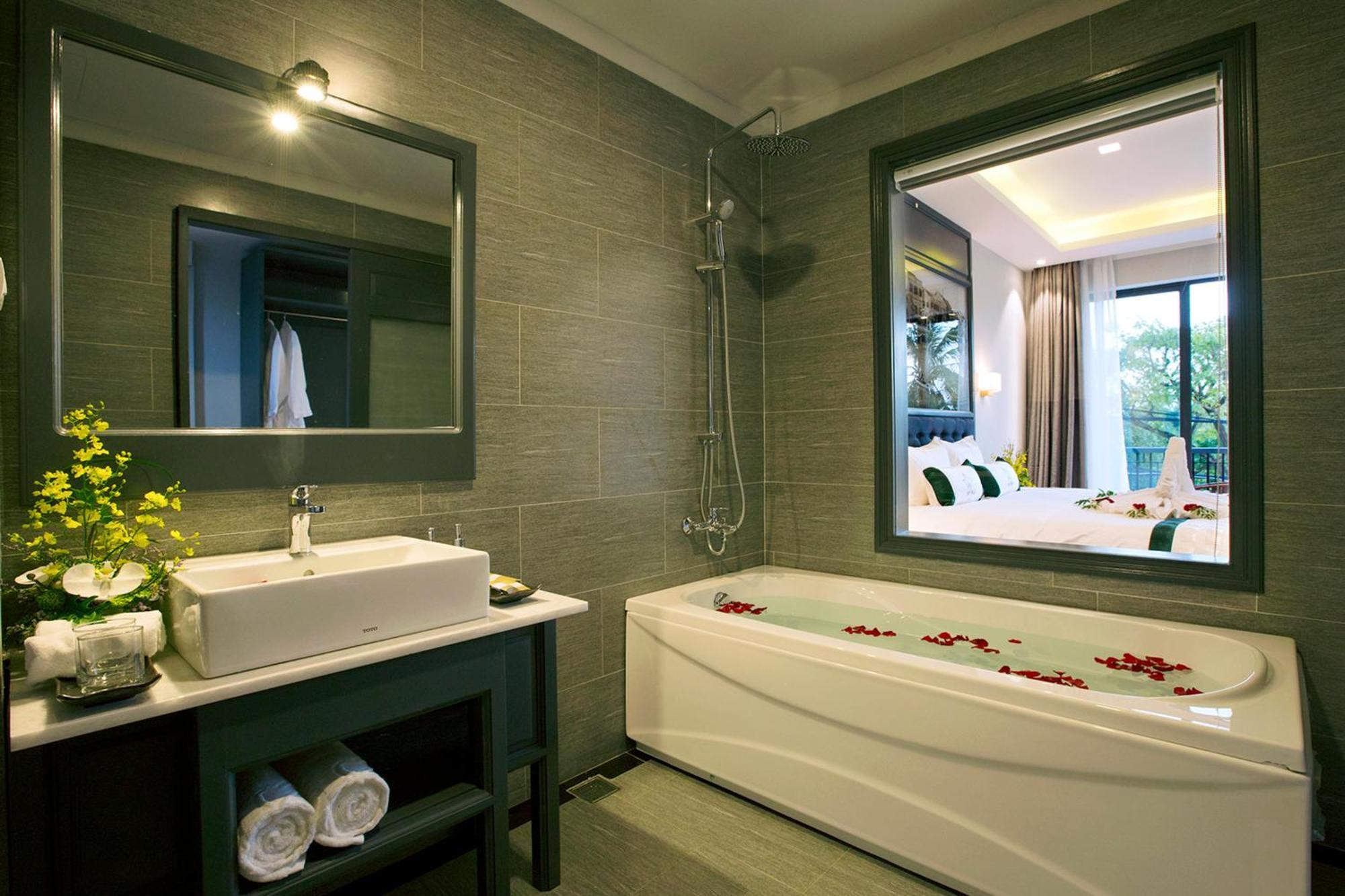 Suite with Balcony