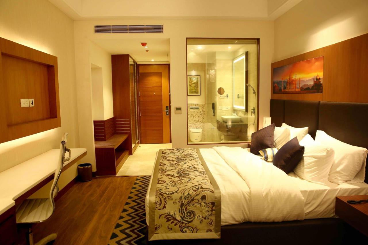 Pavilion Room King Bed