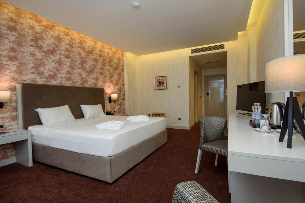 Double Room with Balcony and Sea View