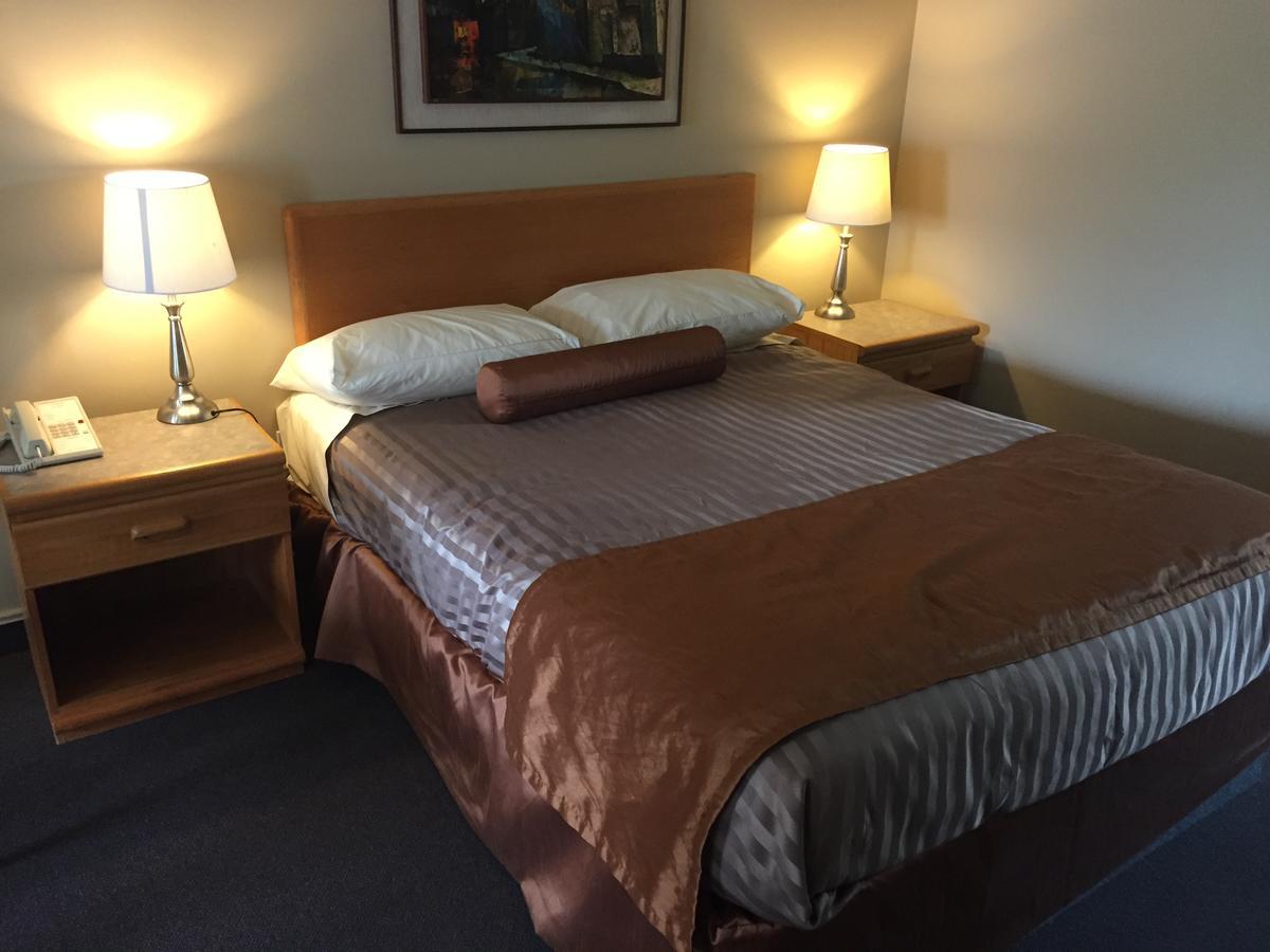 One-Bedroom Suite with Balcony