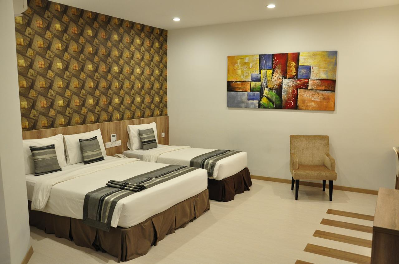 Deluxe Twin Room - No Window