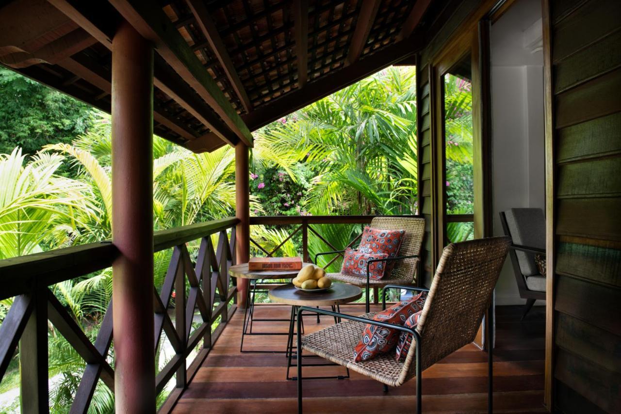 Family Room with Garden View