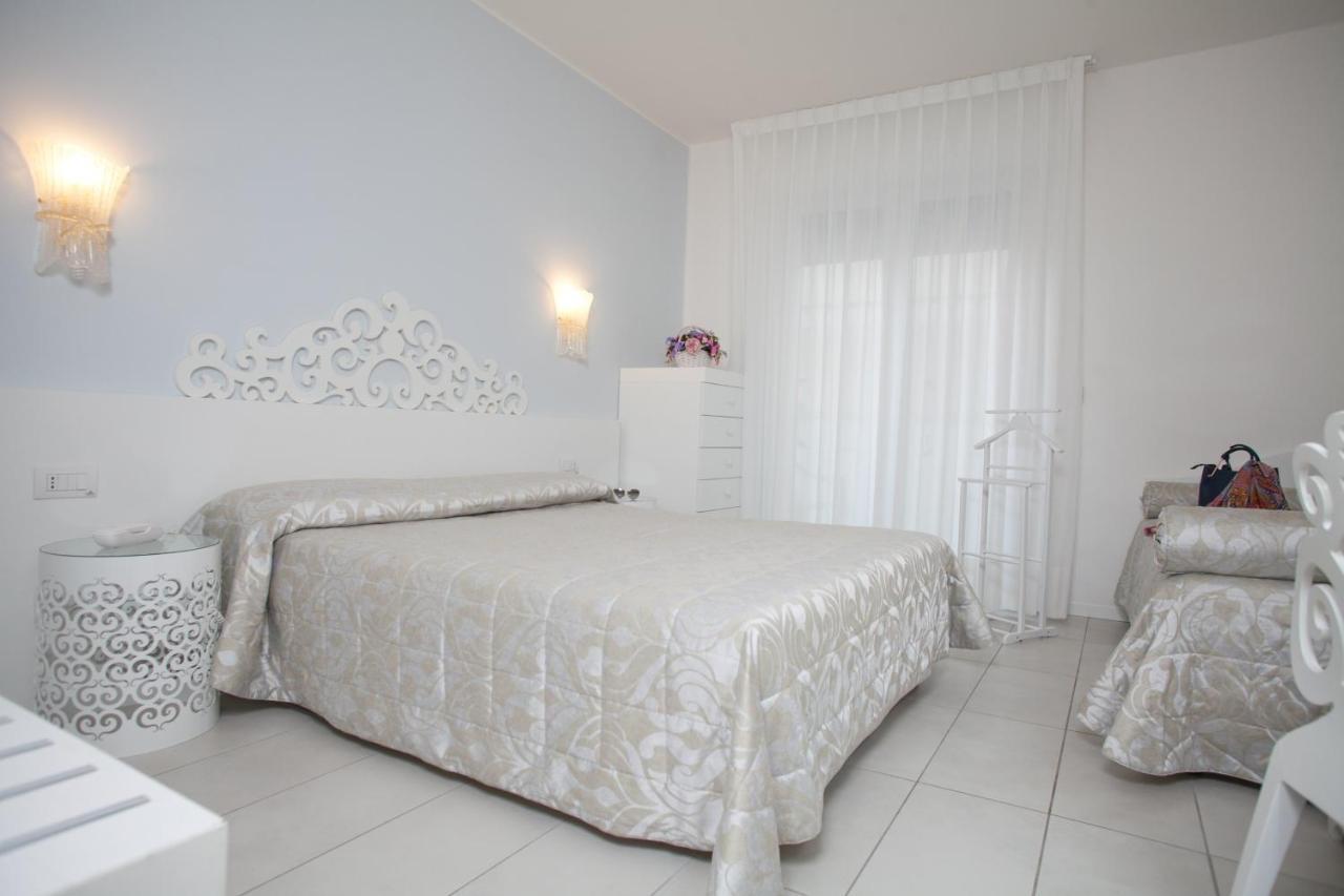 Deluxe Suite with Sea View