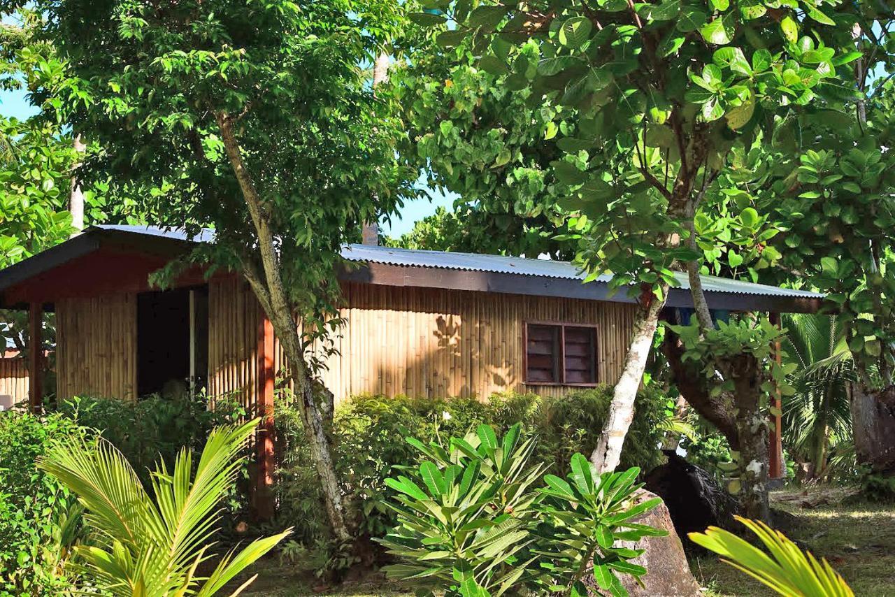 Bungalow with Twin Beds