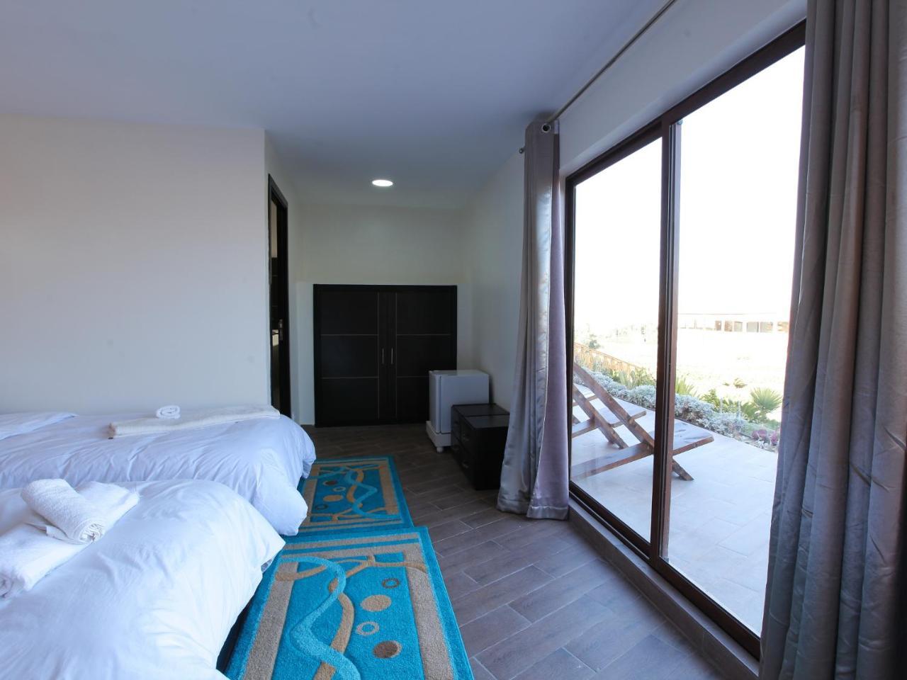 Bungalow with Sea View