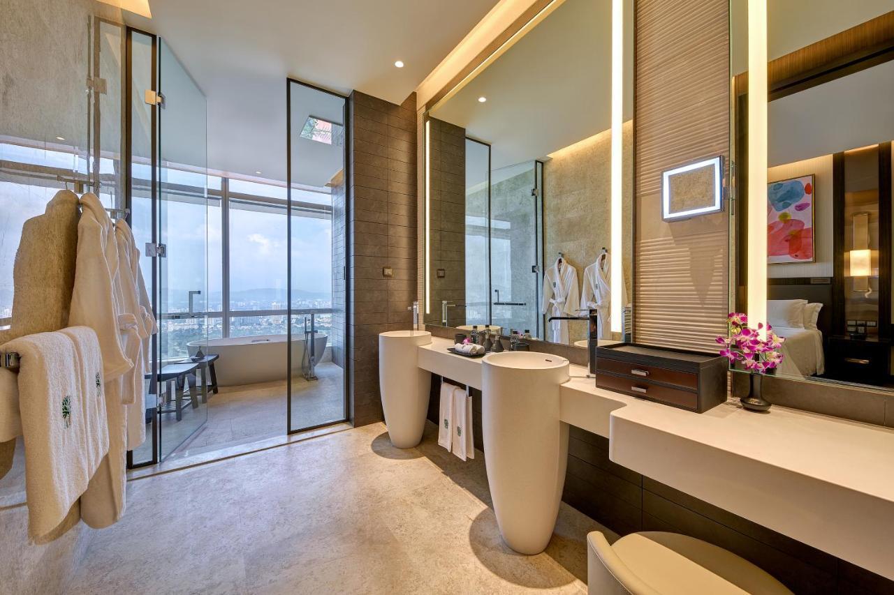 Signature Wellbeing Retreat King