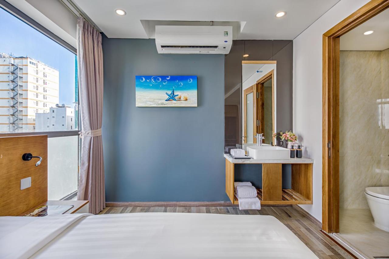 Deluxe Triple Room with Window