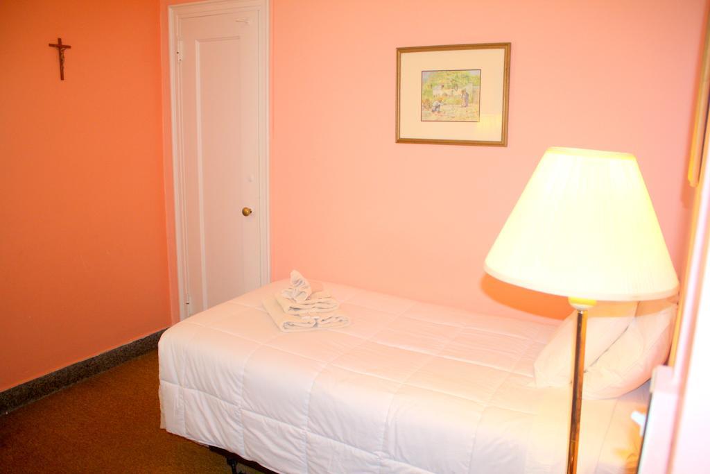 Single Room with Shared Bathroom