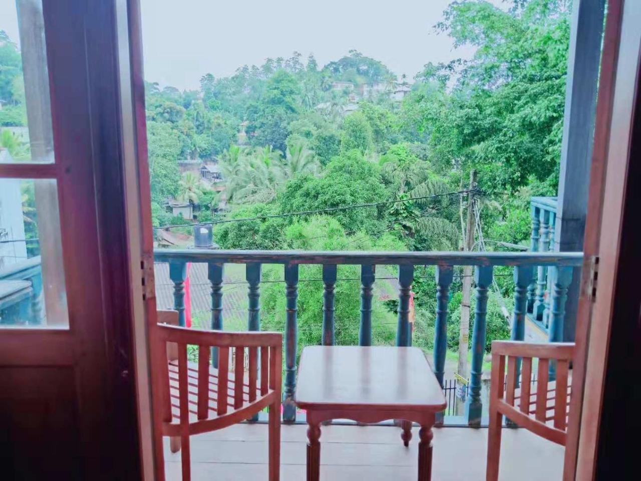 Deluxe Double or Twin Room with Mountain View