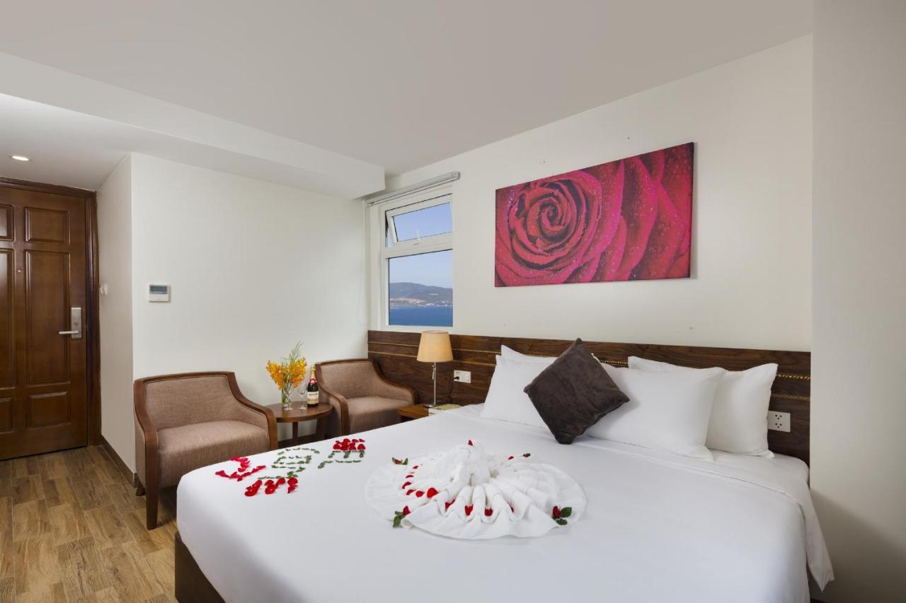 Deluxe Double or Twin Room with City View