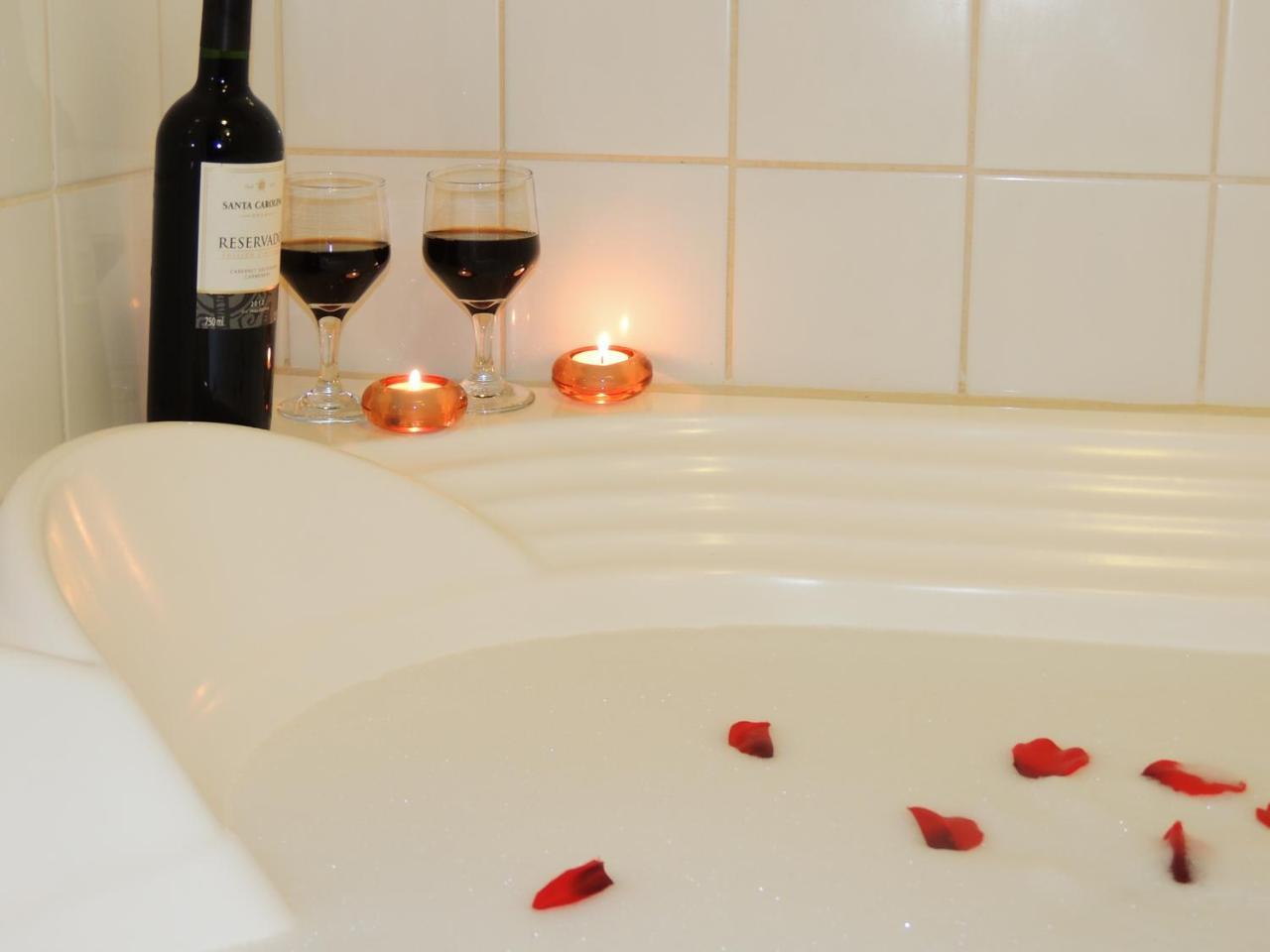 Stars - Superior Chalet with Spa Bath (2 Adults)