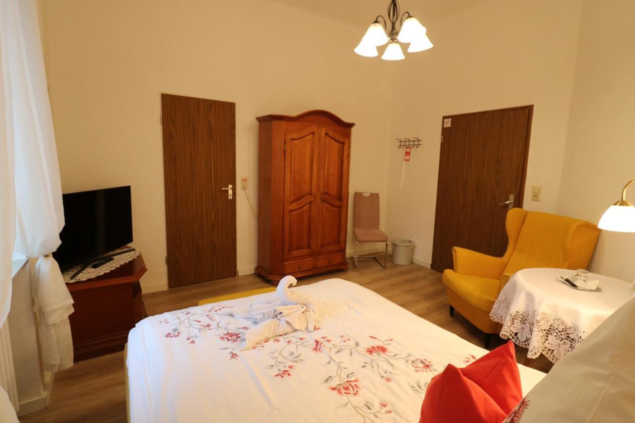Double Room (1 Adult + 1 Child)