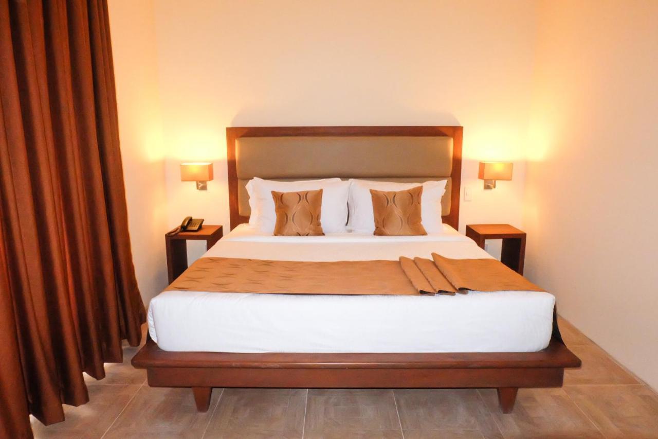 Deluxe Queen Room