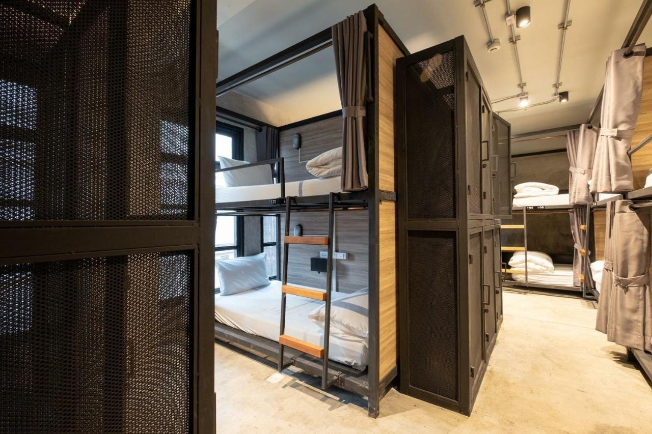 Bed in-18 Bed Mixed Dormitary Room