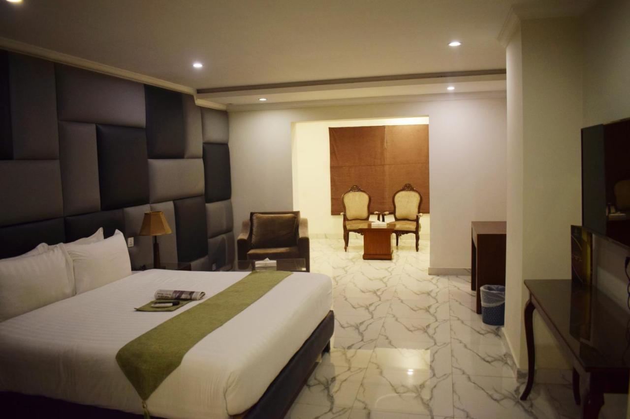 Superior King Room