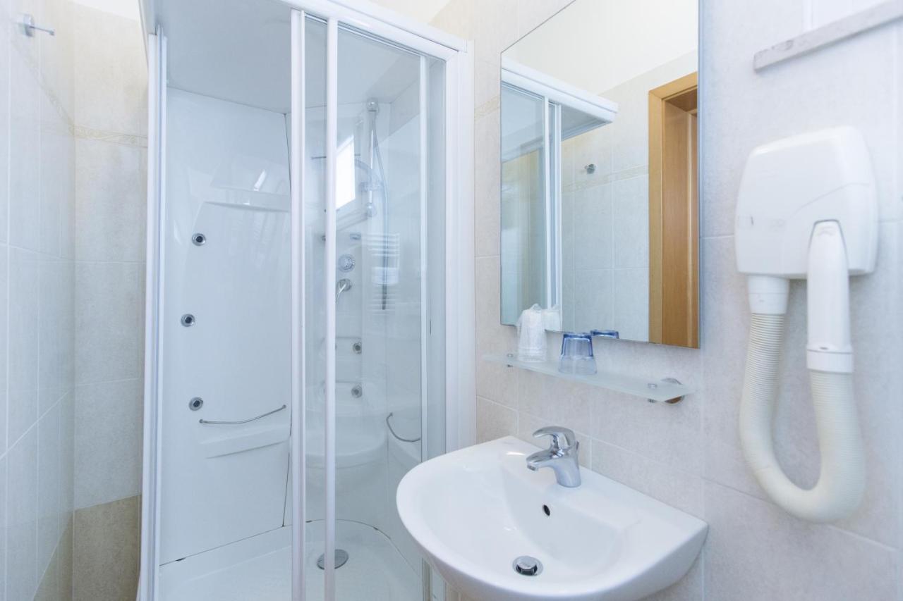 Deluxe Double or Twin Room with Sea View