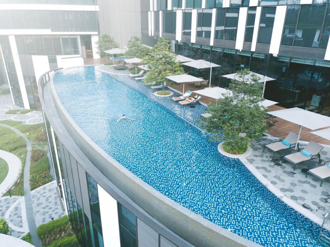 Premier Double Room, Lounge Access, Higher Floor, Free Mini-bar