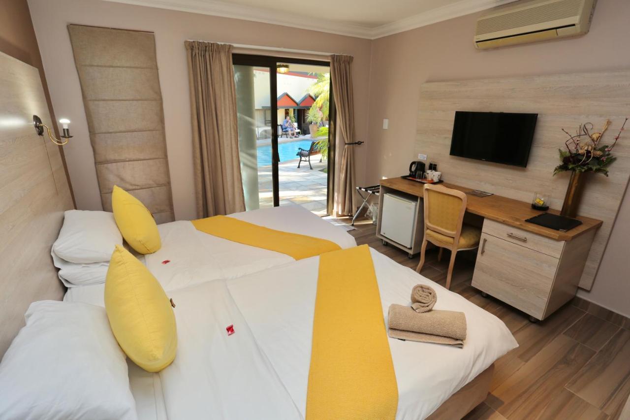 Twin Room with Pool View