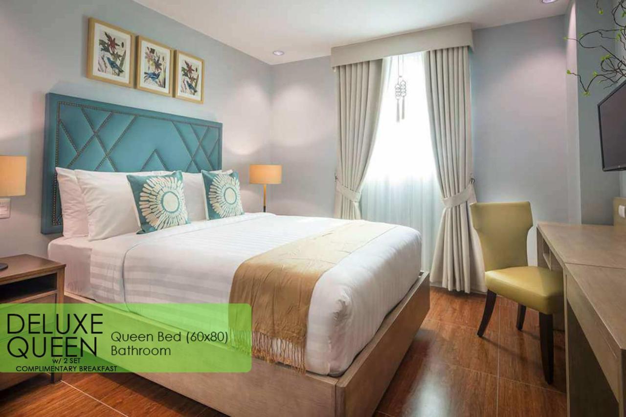 Deluxe Queen Room with Breakfast for 2